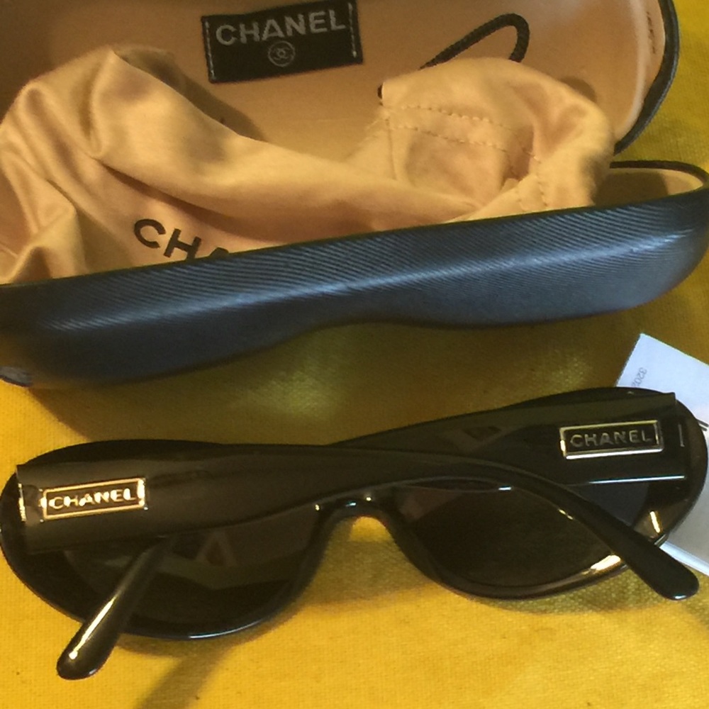 NWOT Authentic Chanel Sunglasses